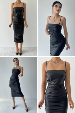 Ένα μοντέλο χονδρικής πώλησης ρούχων φοράει 28392 - Dress - Black, τούρκικο Φόρεμα χονδρικής πώλησης από Etika