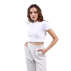 Veleprodajni model oblačil nosi 20059 - Eho Body - White, turška veleprodaja Crop Top od Evable