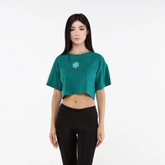 A wholesale clothing model wears 20070 - Frog Crop Tshirt - Green, Turkish wholesale Tshirt of Evable
