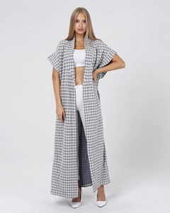 Ένα μοντέλο χονδρικής πώλησης ρούχων φοράει 20076 - Veoh Women Kimono - Patterned, τούρκικο Κιμονό χονδρικής πώλησης από Evable