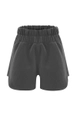 Bir model,  toptan giyim markasının 20077-vurde-shorts-smoked toptan  ürününü sergiliyor.