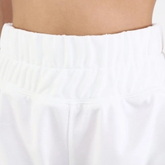 Un mannequin de vêtements en gros porte 20078 - Vurde Shorts - White, Short en gros de Evable en provenance de Turquie