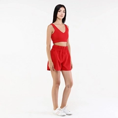 Ένα μοντέλο χονδρικής πώλησης ρούχων φοράει 20079 - Vurde Shorts - Red, τούρκικο Σορτσάκι χονδρικής πώλησης από Evable