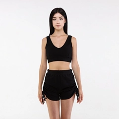 A wholesale clothing model wears 20084 - Kase Shorts - Black, Turkish wholesale Shorts of Evable