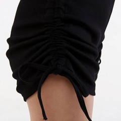 Una modelo de ropa al por mayor lleva 20084 - Kase Shorts - Black, Pantalones Cortos turco al por mayor de Evable