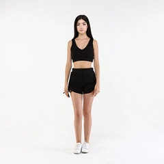 A wholesale clothing model wears 20084 - Kase Shorts - Black, Turkish wholesale Shorts of Evable