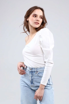 Una modelo de ropa al por mayor lleva 20093 - Heght One Body - White, Blusa turco al por mayor de Evable