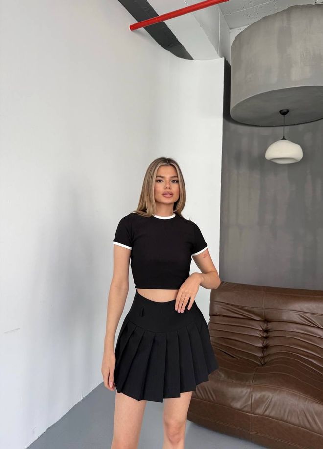 Ezgi Nisantasi Crop Top Nero Slim Fit Con Girocollo Abbigliamento all'ingrosso Casuale