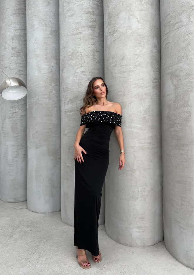 Ezgi Nisantasi Siyah Puantiyeli Omzu Açık Maksi Bodycon Elbise Toptan Giyim Resmi