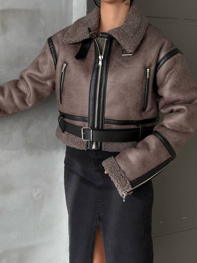 Ezgi Nisantasi بني سترة من الدنيم بومبر مع جيوب بسحاب ملابس بالجملة 1