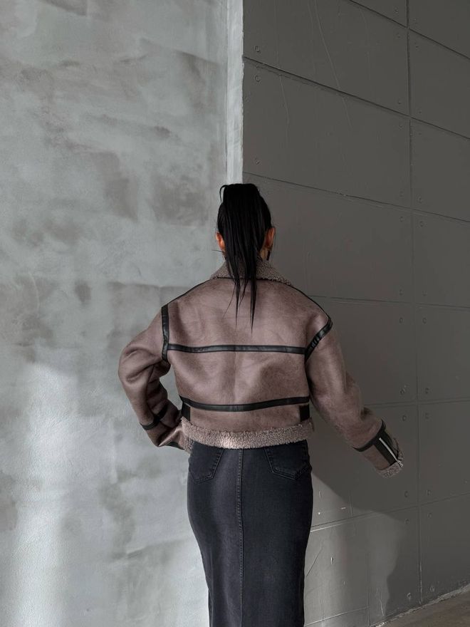 Ezgi Nisantasi بني سترة من الدنيم بومبر مع جيوب بسحاب ملابس بالجملة صالة