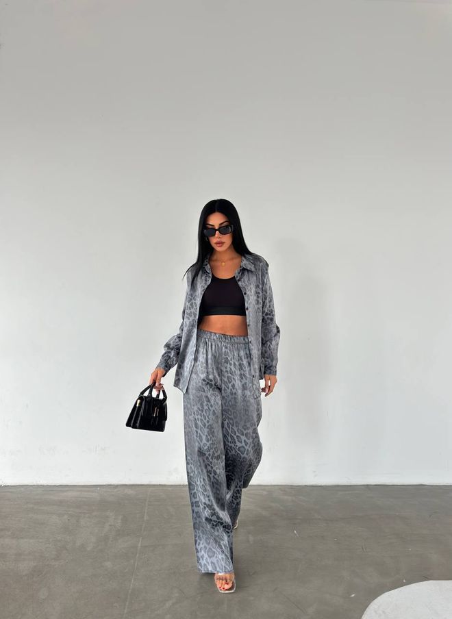 Ezgi Nisantasi Костюм С Риза С Шарки Дрехи на едро Небрежен