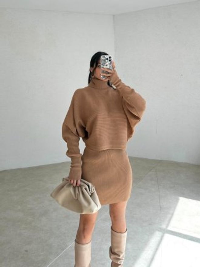 Ezgi Nisantasi Hnedý Oblek S Korytnačím Krkom A Mini Bodycon Sukňou Veľkoobchod s oblečením 1