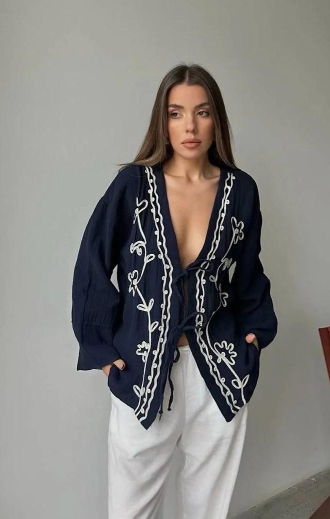 Ezgi Nisantasi Kimono Blu Navy Con Stampa Floreale E Vestibilità Oversize Abbigliamento all'ingrosso Casuale