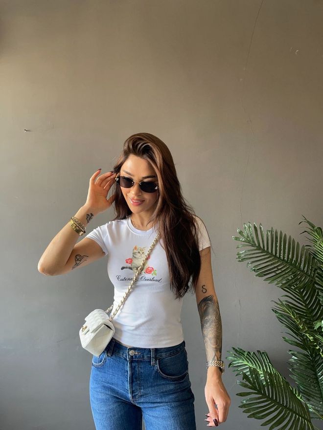 Ezgi Nisantasi Weiß Lässig Niedlich Streetwear T Shirt Großhandelskleidung Lässig