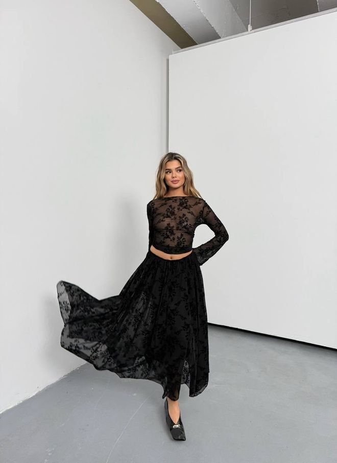 Ezgi Nisantasi Κομψή Μαύρη Φλοράλ Μάξι Φούστα Με Στρώσεις Χονδρικό εμπόριο ενδυμάτων Επίσημο