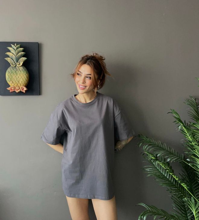 Ezgi Nisantasi T Shirt Großhandelskleidung Lässig