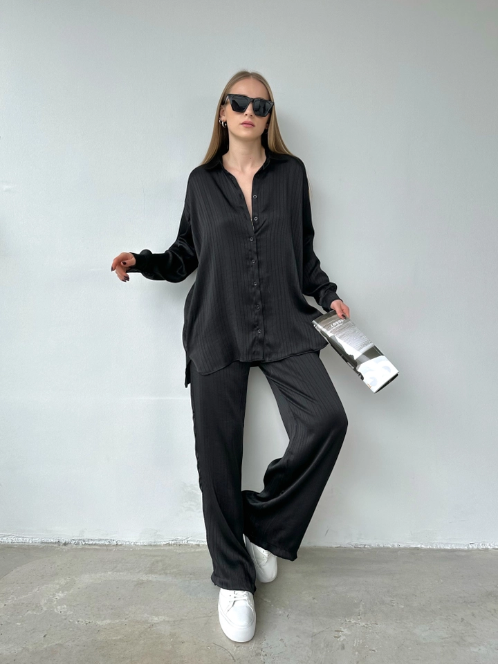 Hurtowa modelka nosi EZG10043 - Satin Shirt Suit - Black, turecka hurtownia Koszula firmy Ezgi Nisantasi