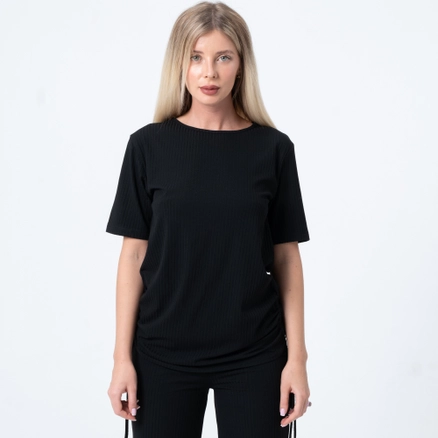 A model wears EZG10012 - Shirred Set, wholesale Suit of Ezgi Nisantasi to display at Lonca