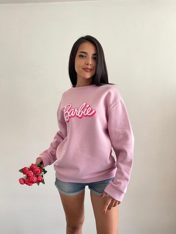 Bir model, Ezgi Nisantasi toptan giyim markasının  Barbie Sweat- Pembe
 toptan Sweatshirt ürününü sergiliyor.