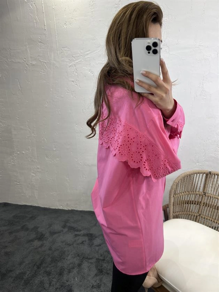 Hurtowa modelka nosi FME10416 - Shirt - Pink, turecka hurtownia Koszula firmy Fame