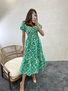 A wholesale clothing model wears FME10934 - Dress - Green White, Turkish wholesale Dress of Fame