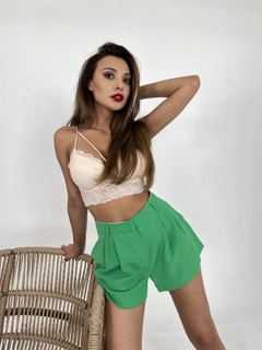 A wholesale clothing model wears FME11478 - Shorts - Green, Turkish wholesale Shorts of Fame
