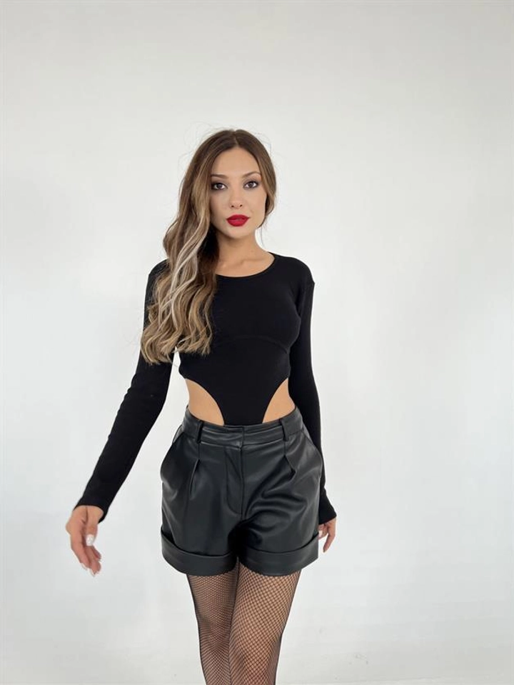 A wholesale clothing model wears fme12798-bodysuit-black, Turkish wholesale Bodysuit of Fame