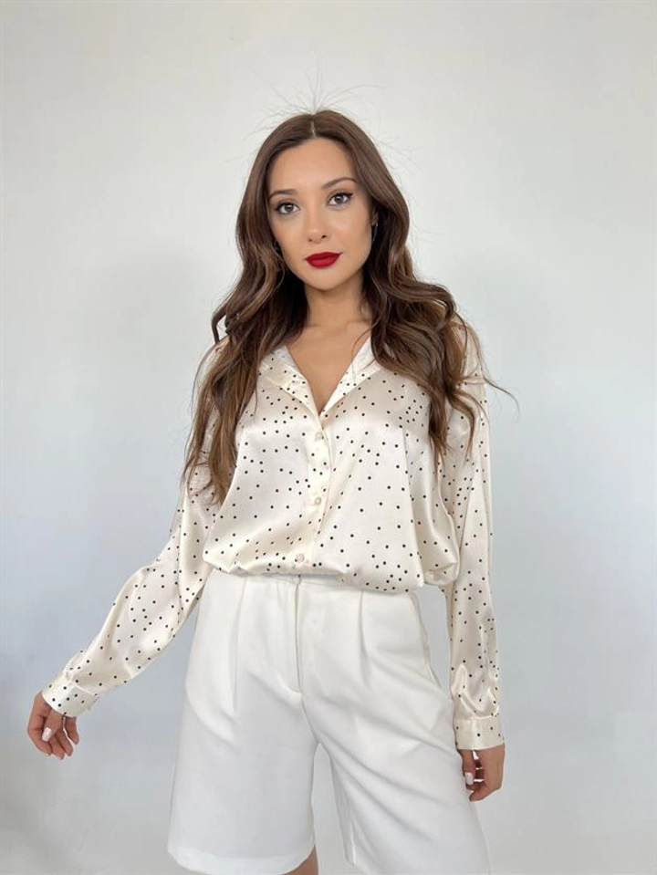 A wholesale clothing model wears fme13552-shirt-cream, Turkish wholesale Shirt of Fame