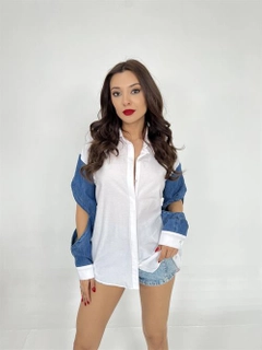 A wholesale clothing model wears fme13950-shirt-white, Turkish wholesale Shirt of Fame