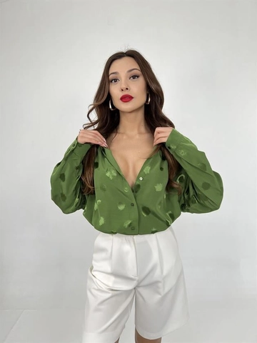 A wholesale clothing model wears  Shirt - Green
, Turkish wholesale Shirt of Fame