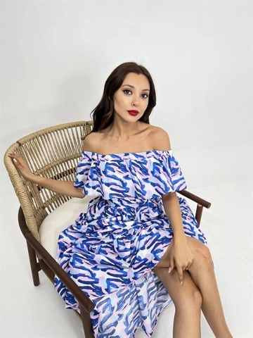 Ένα μοντέλο χονδρικής πώλησης ρούχων φοράει  Φόρεμα Με Σχέδια - Μπλε & Λευκό
, τούρκικο Φόρεμα χονδρικής πώλησης από Fame