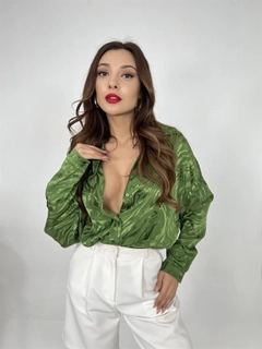A wholesale clothing model wears FME10641 - Shirt - Green, Turkish wholesale Shirt of Fame