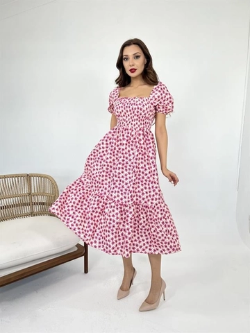 Bir model, Fame toptan giyim markasının  Elbise - Fuşya
 toptan Elbise ürününü sergiliyor.
