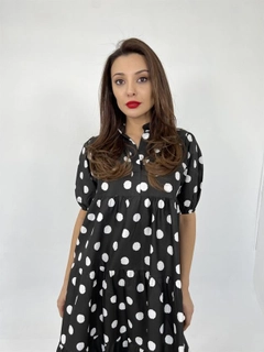 A wholesale clothing model wears FME11078 - Spotted Dress - Black And White, Turkish wholesale Dress of Fame