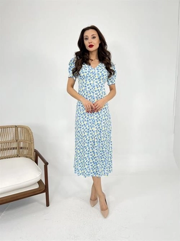Bir model, Fame toptan giyim markasının  Elbise - Mavi
 toptan Elbise ürününü sergiliyor.
