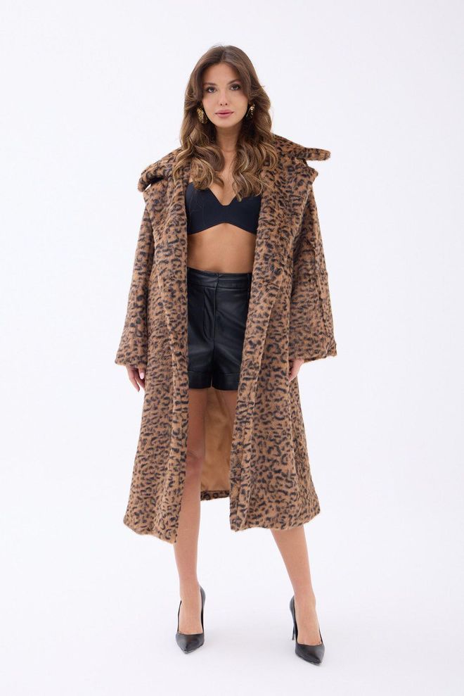 Fame Rudos Spalvos Kailio Paltas Su Gyvūnų Raštu – Elegantiškas Ir Seksualus Didmeninė prekyba drabužiais Kokteilinė