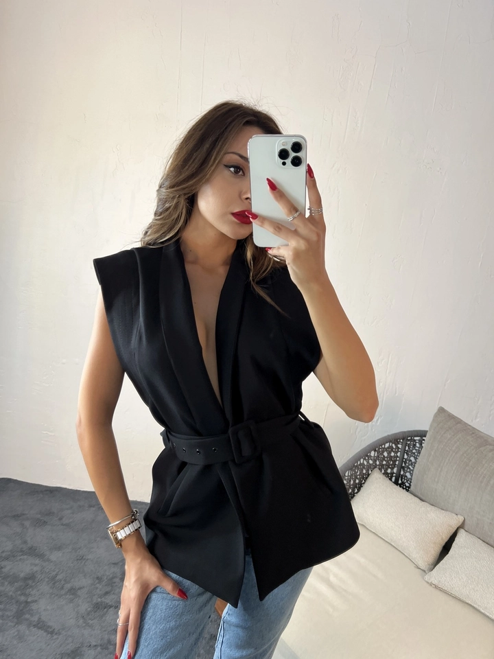 A wholesale clothing model wears 16679 - Vest - Black, Turkish wholesale Vest of Fame