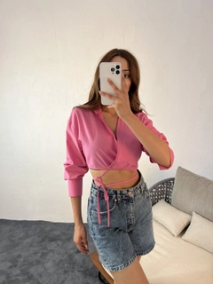 A wholesale clothing model wears 16732 - Crop Top - Pink, Turkish wholesale Crop Top of Fame