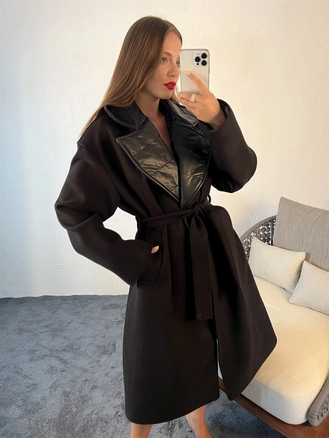 A model wears 29744 - Coat - Black, wholesale undefined of Fame to display at Lonca