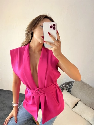 A model wears 29252 - Vest - Fuchsia, wholesale undefined of Fame to display at Lonca