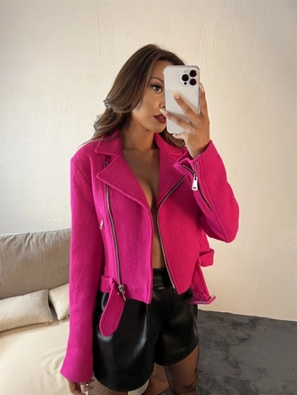 A model wears 29379 - Jacket - Fuchsia, wholesale undefined of Fame to display at Lonca