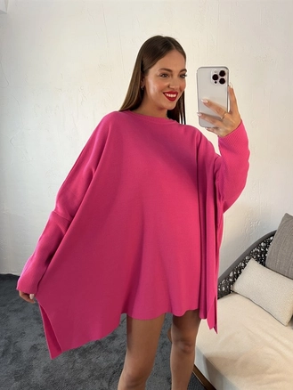 A model wears 32055 - Sweater - Fuchsia, wholesale Sweater of Fame to display at Lonca