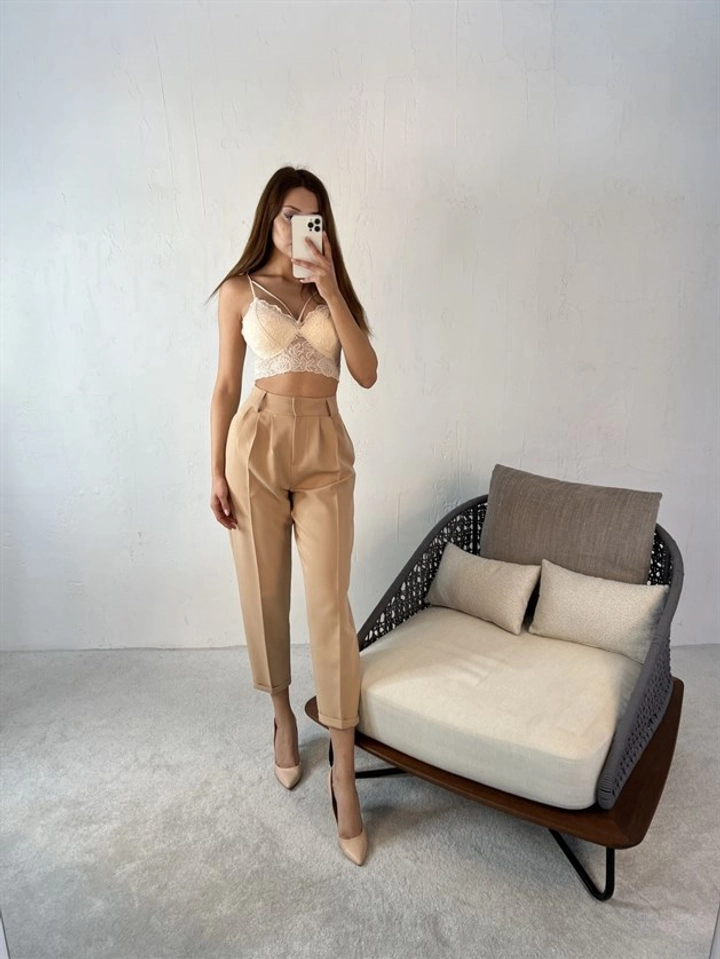 Hurtowa modelka nosi 42417 - Trousers - Mink, turecka hurtownia Spodnie firmy Fame