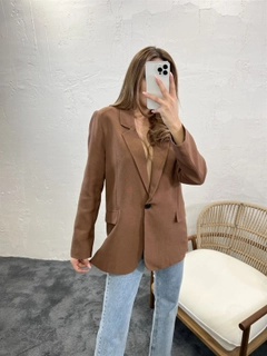 A wholesale clothing model wears 45466 - Jacket - Brown, Turkish wholesale Jacket of Fame