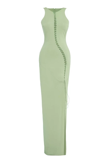 Ένα μοντέλο χονδρικής πώλησης ρούχων φοράει  Πράσινο Σατέν Αμάνικο Μακρύ Φόρεμα
, τούρκικο Φόρεμα χονδρικής πώλησης από Fervente