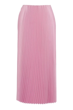 A wholesale clothing model wears frv12381-pink-satin-sleeveless-maxi-skirt, Turkish wholesale Skirt of Fervente