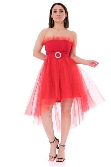 Bir model, Fervente toptan giyim markasının  Tül Straplez Midi Elbise
 toptan Elbise ürününü sergiliyor.