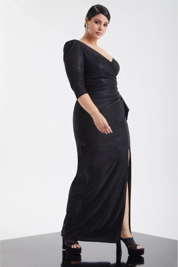 Una modella di abbigliamento all'ingrosso indossa  Abito - Nero
, vendita all'ingrosso turca di Vestito di Fervente