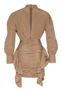 Ein Bekleidungsmodell aus dem Großhandel trägt FRV10414 - Beige Long Sleeve Mini Dress, türkischer Großhandel Kleid von Fervente